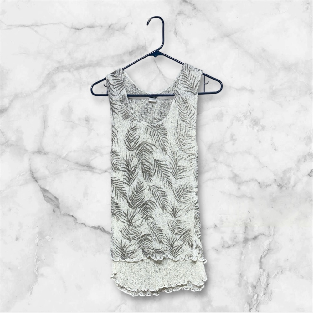 Van Klee Cream and gray leaf print knit stretchy sleeve less top